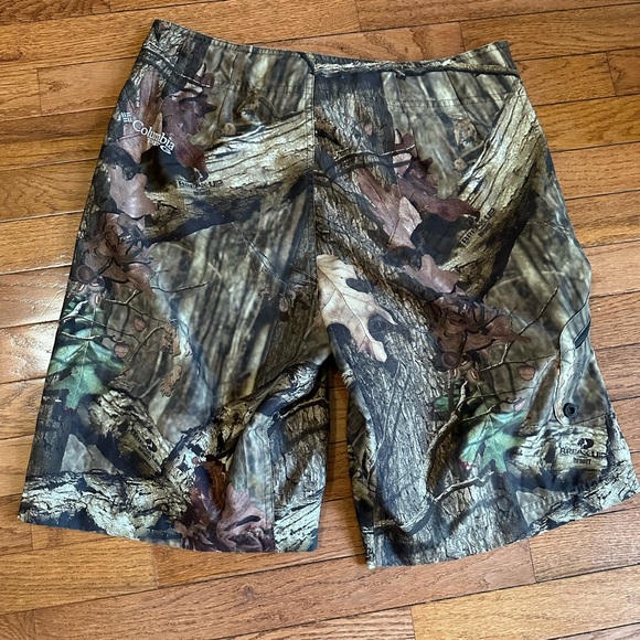 Columbia camo board shorts size 32 - Picture 2 of 7
